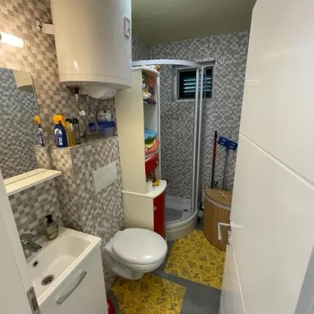 Stela Guest house Nin